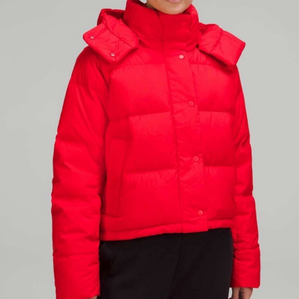 NWOT - lululemon Wunder Puff red Jacket with removable Hood, size 0